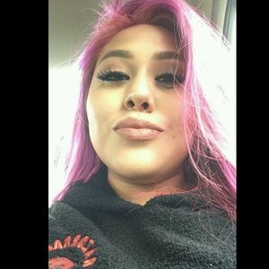 Meet your Posher, Avery